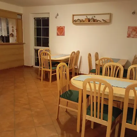 Heda Πανσιόν Františkovy Lázně